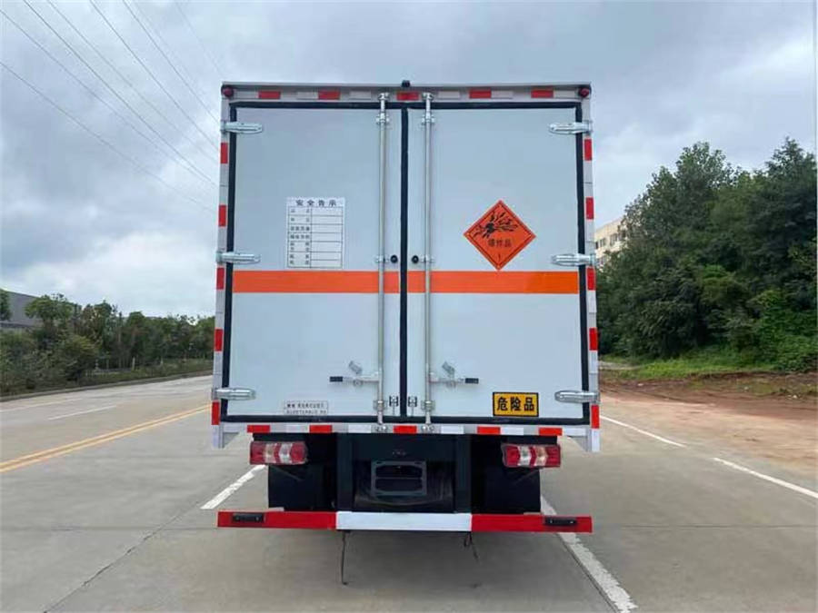 5米2江淮V7爆破器材运输车
