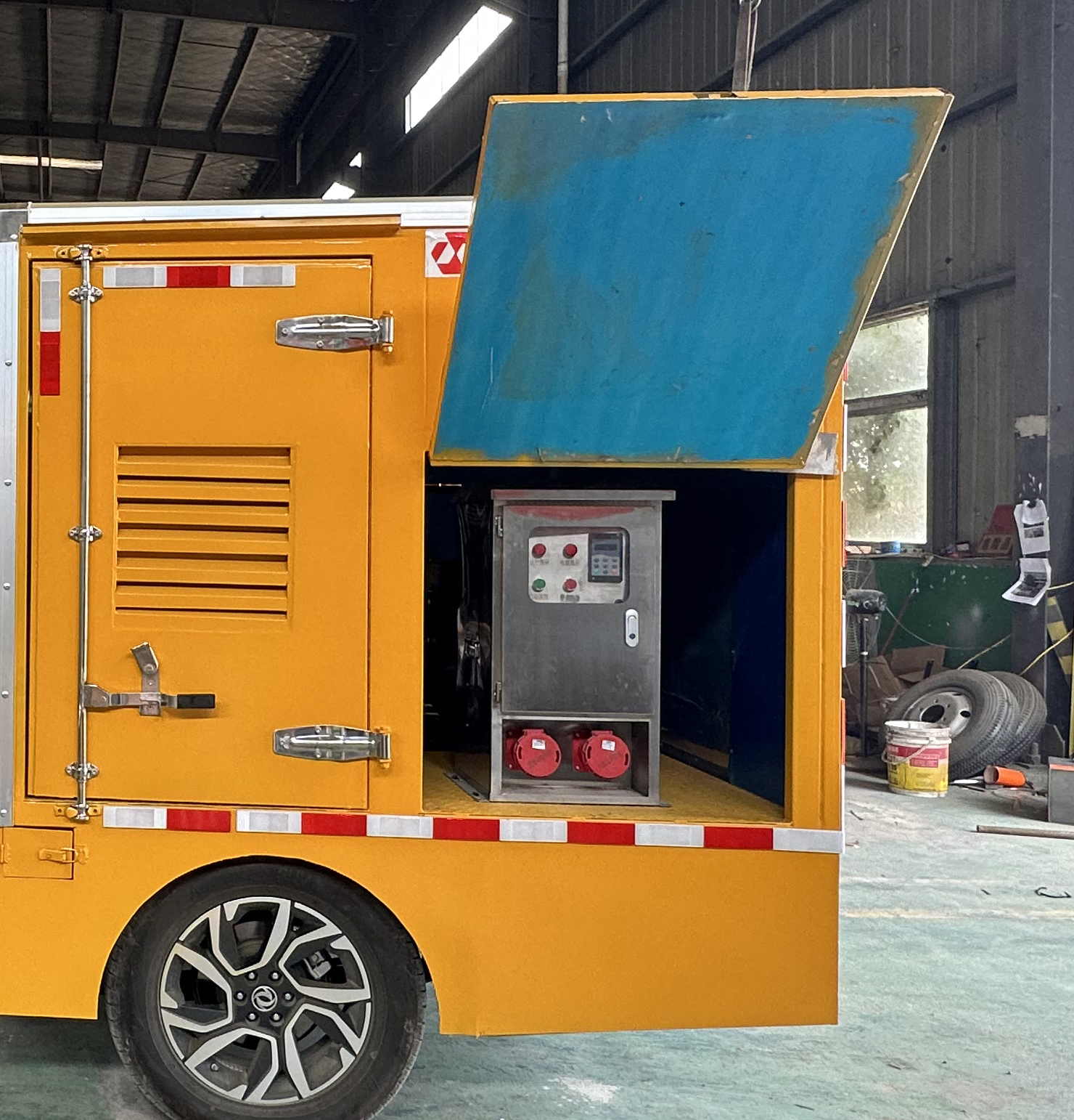元爽牌SFZ5030XXHZ6型救险车